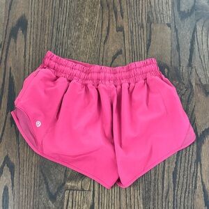 Lululemon hotty hot shorts 2.5”